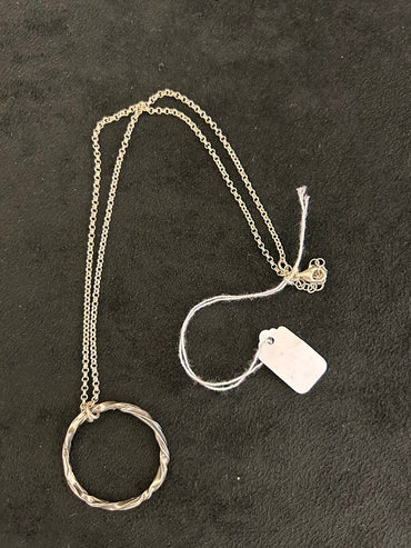 Single Circle Necklace